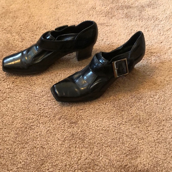 Nickels Black Heel Shoe - Picture 2 of 6